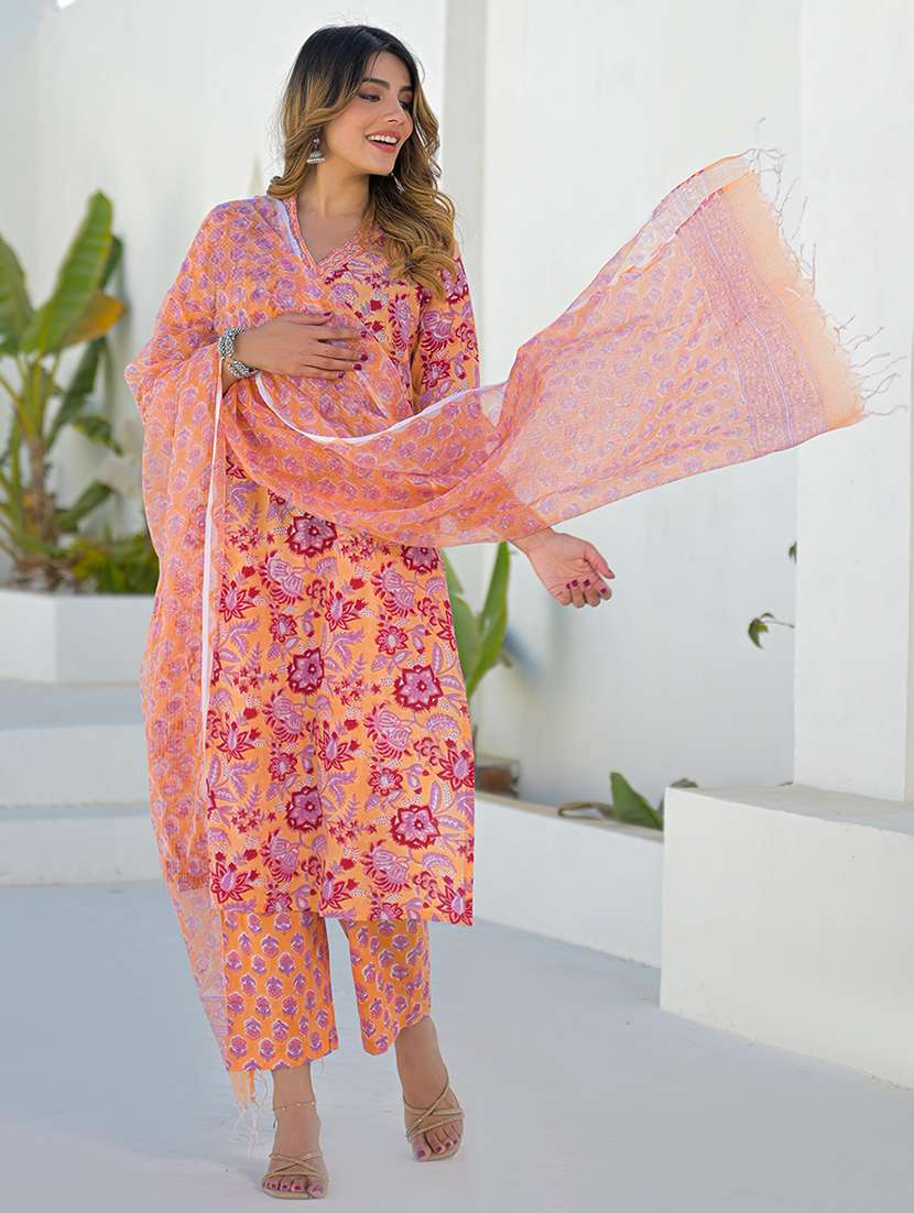 women printed three quarter sleeves kurta pant set with dupatta - 22521186 -  Standard Image - 2