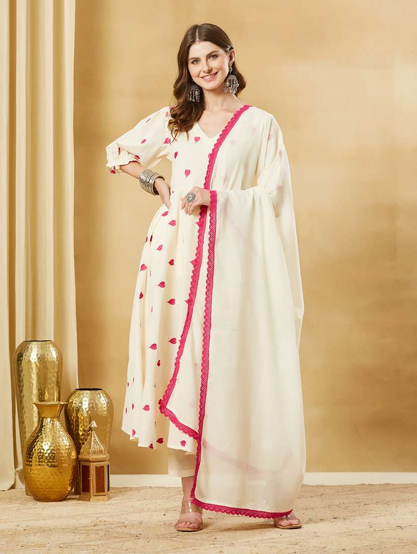 women embroidered three quarter sleeves kurta pant set with dupatta