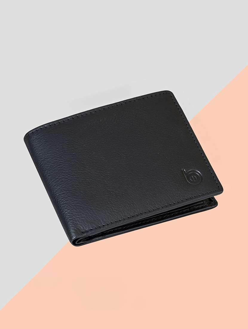 bagman black leather bi-fold wallet with snap closure and 4 card slots