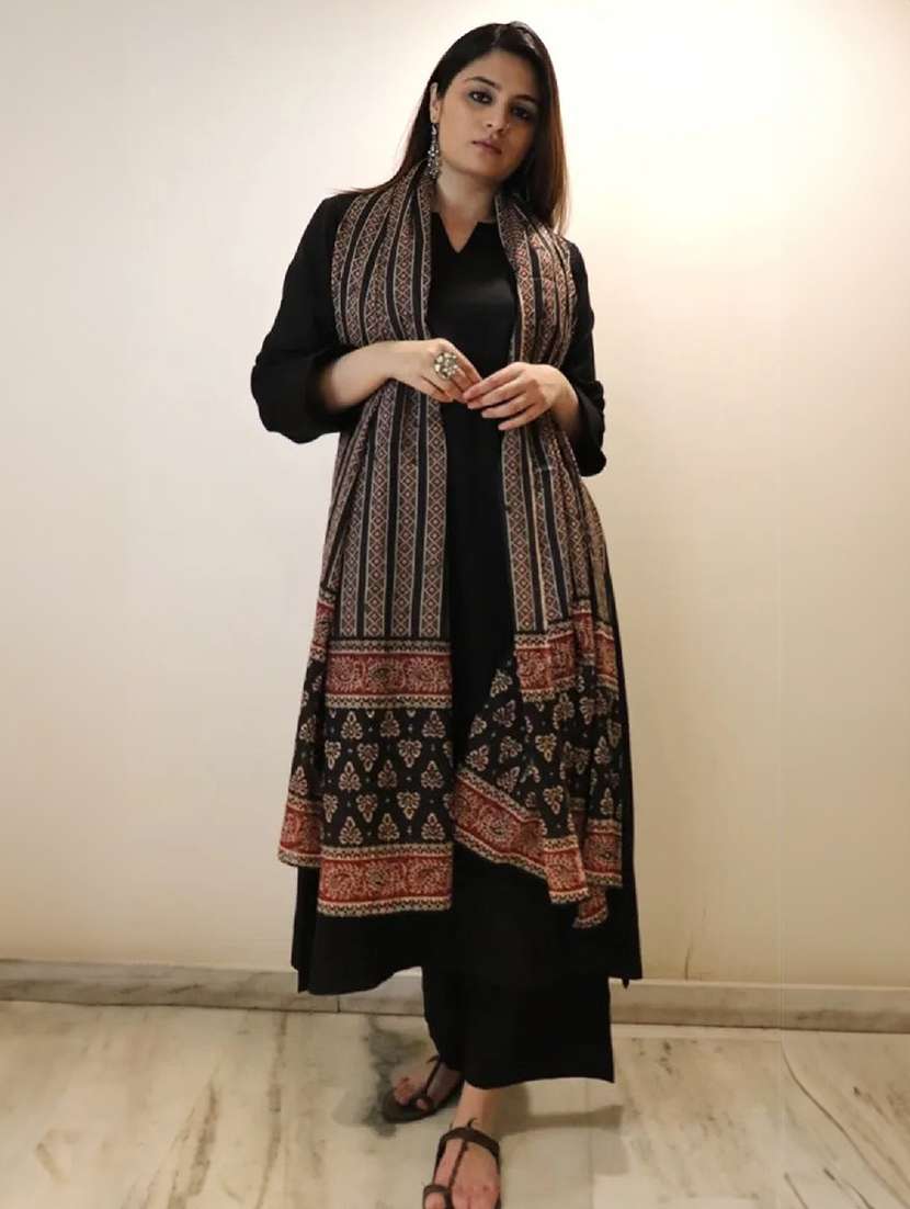 women solid long sleeves kurta and palazzo set with dupatta - 22524307 -  Standard Image - 2