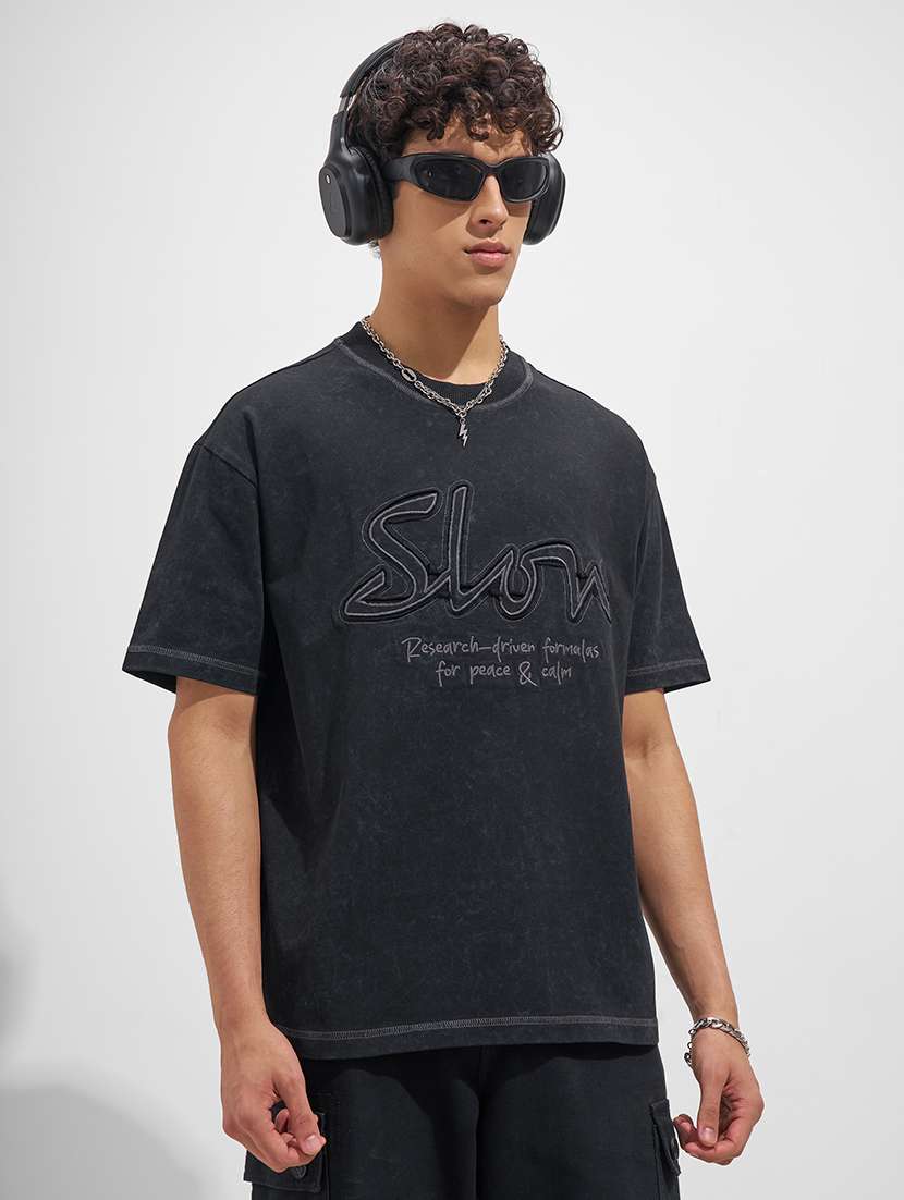 men embroidered short sleeve loose fit t-shirt - 22526900 -  Standard Image - 2