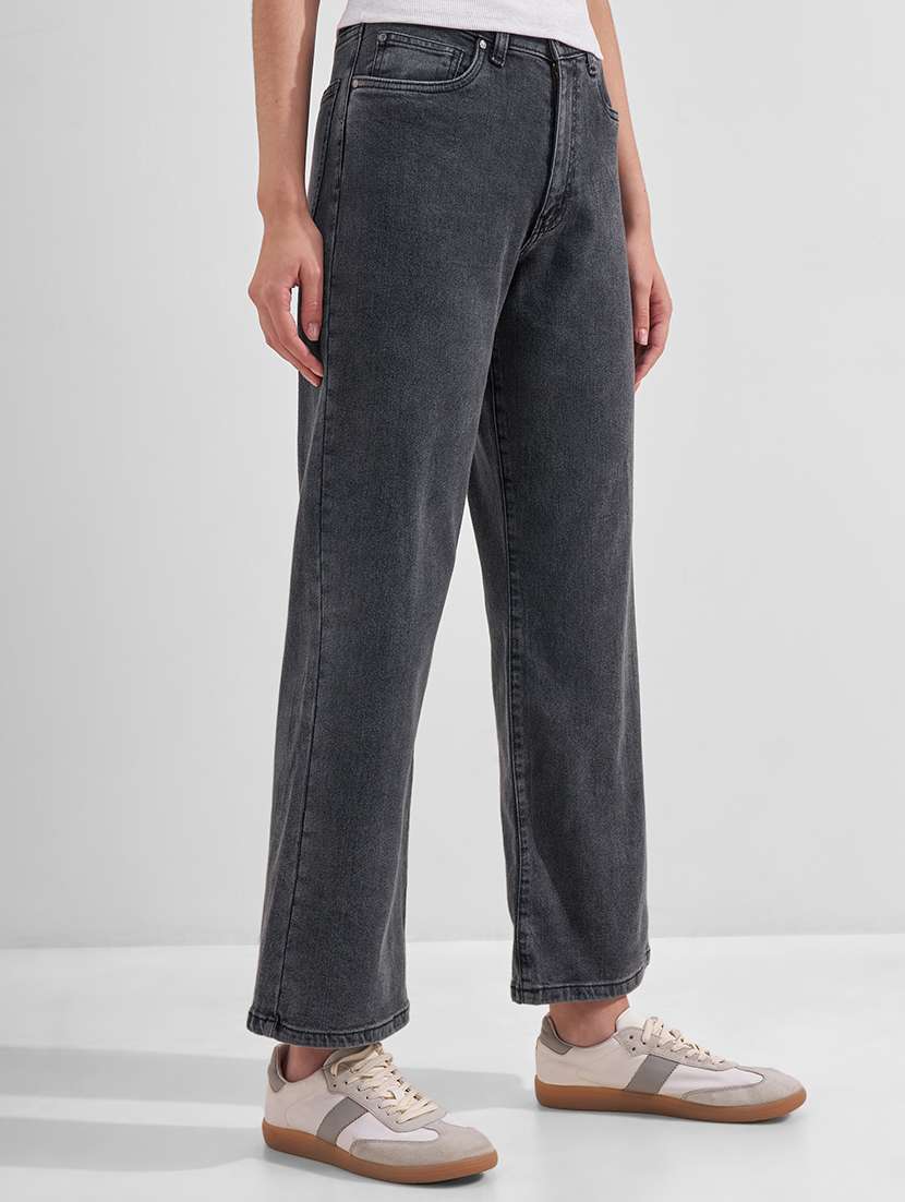 women solid mid rise straight fit jeans - 22526934 -  Standard Image - 2