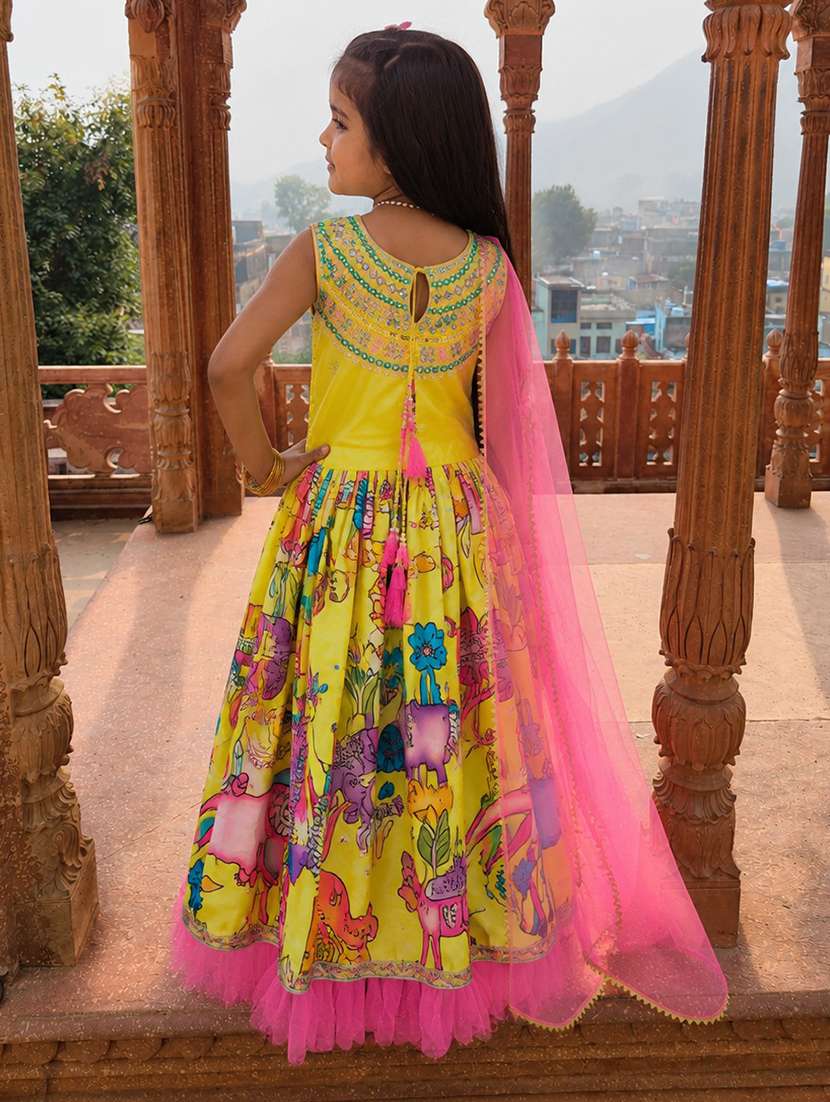 girls printed sleeveless kurta dupatta set - 22527104 -  Standard Image - 2