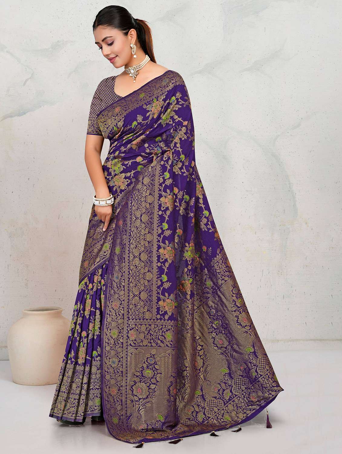women self design banarasi saree with blouse - 22527161 -  Standard Image - 2