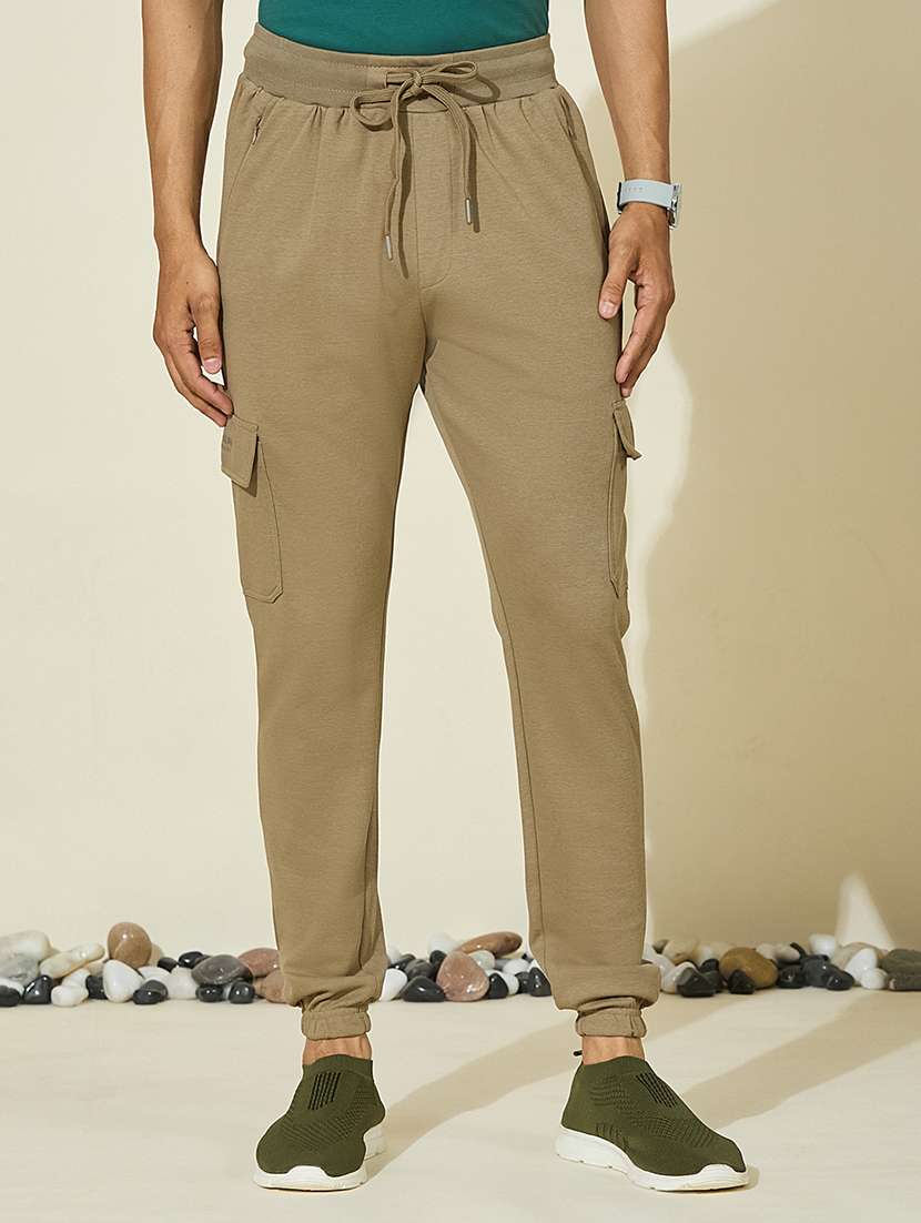 men solid mid rise regular fit cargo 