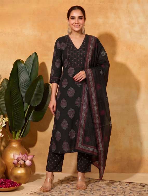 women printed three quarter sleeve kurta pant with dupatta set