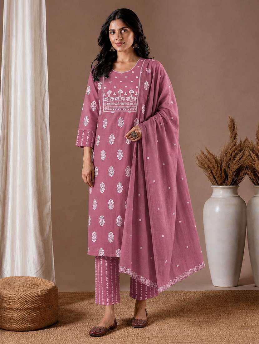 women printed three quarter sleeve kurta pant with dupatta set