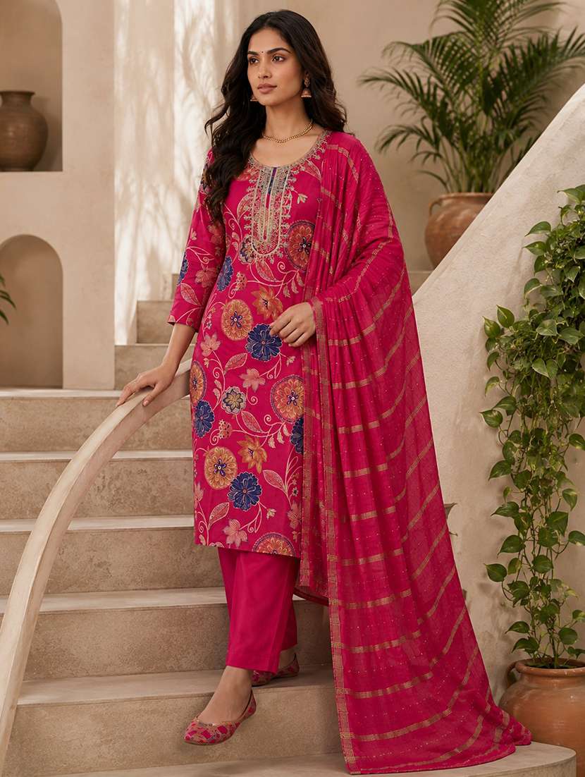 women printed three quarter sleeves kurta and pant set with dupatta - 22527687 -  Standard Image - 2