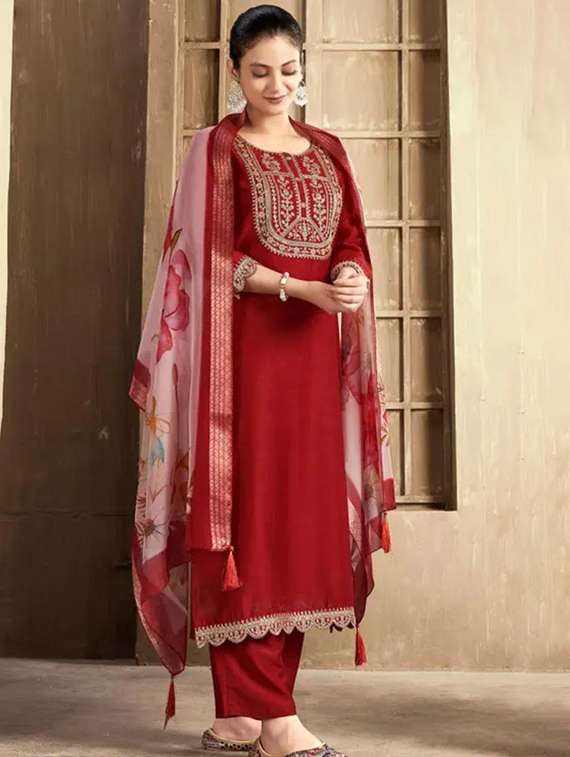 women embroidered three quarter sleeves kurta pant set with dupatta