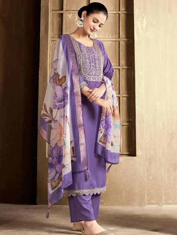 women embroidered three quarter sleeves kurta pant set with dupatta