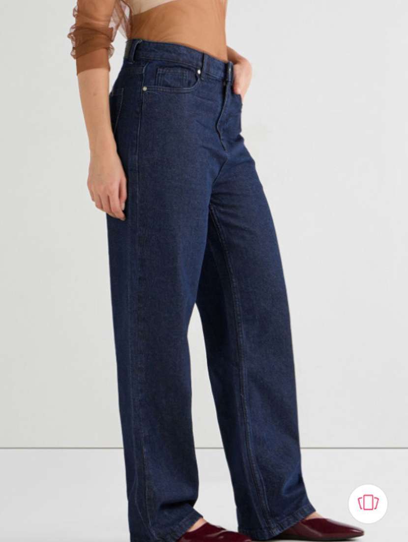 women solid mid rise straight fit jeans
