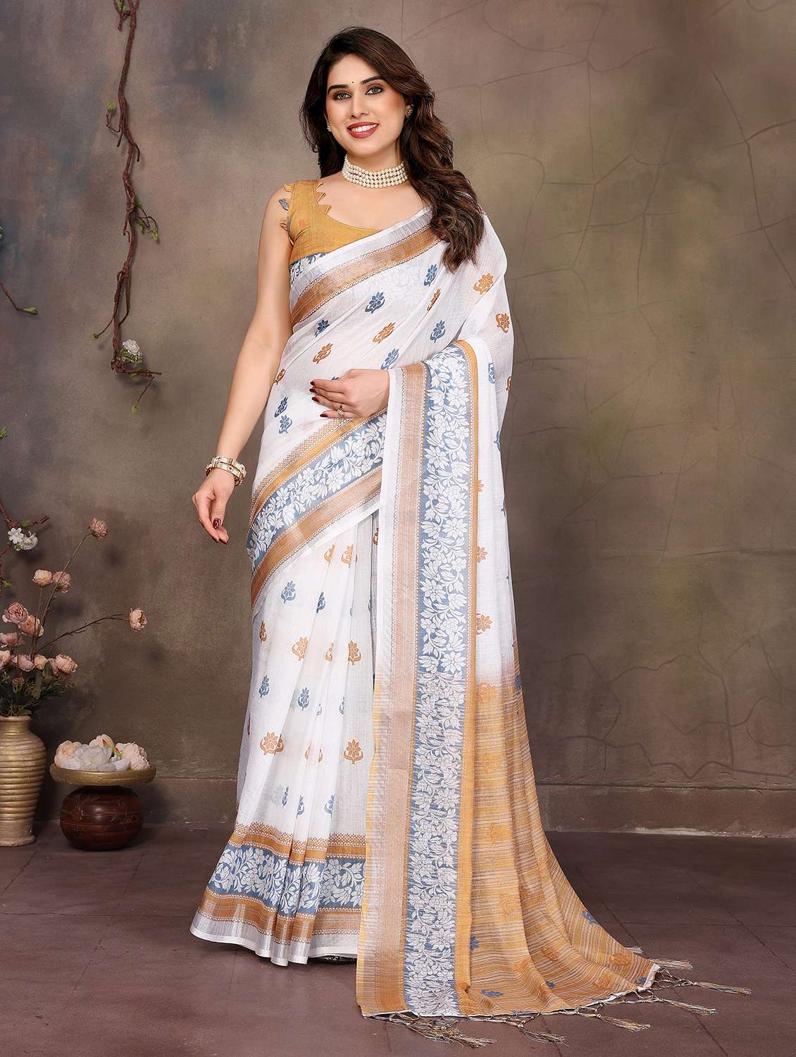 women printed casual wear saree with blouse