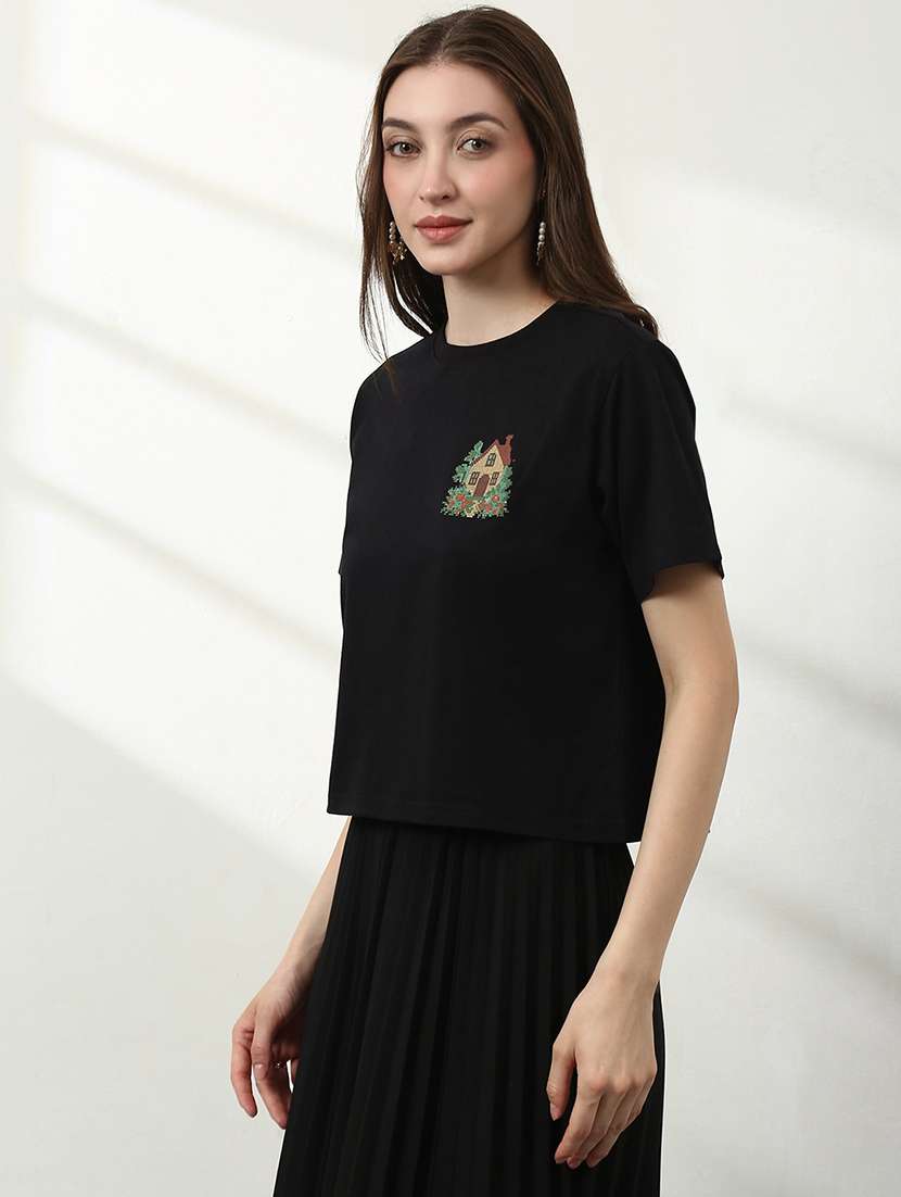 Women Embroidered Short Sleeves Crop T-shirt - 22528879 -  Standard Image - 2