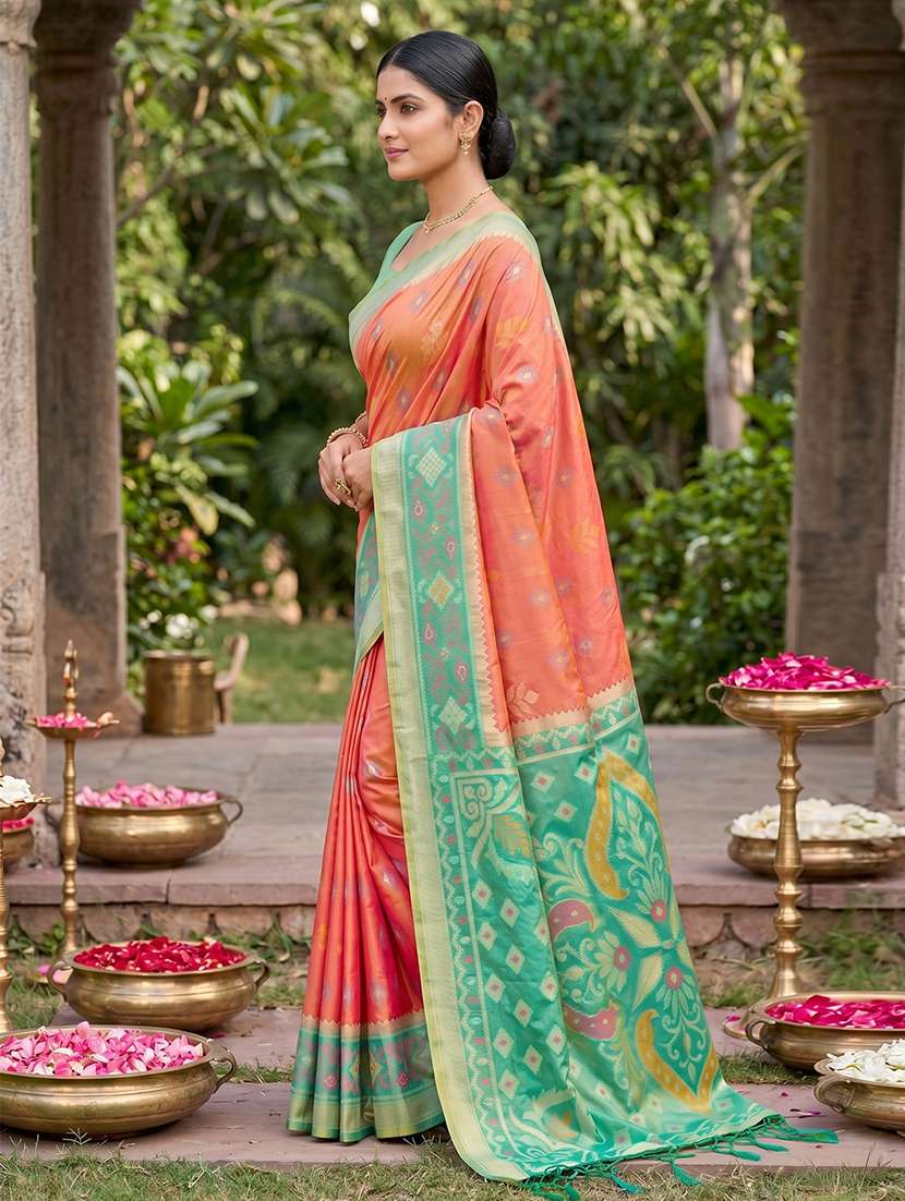women self design pochampalli saree with blouse - 22540111 -  Standard Image - 2