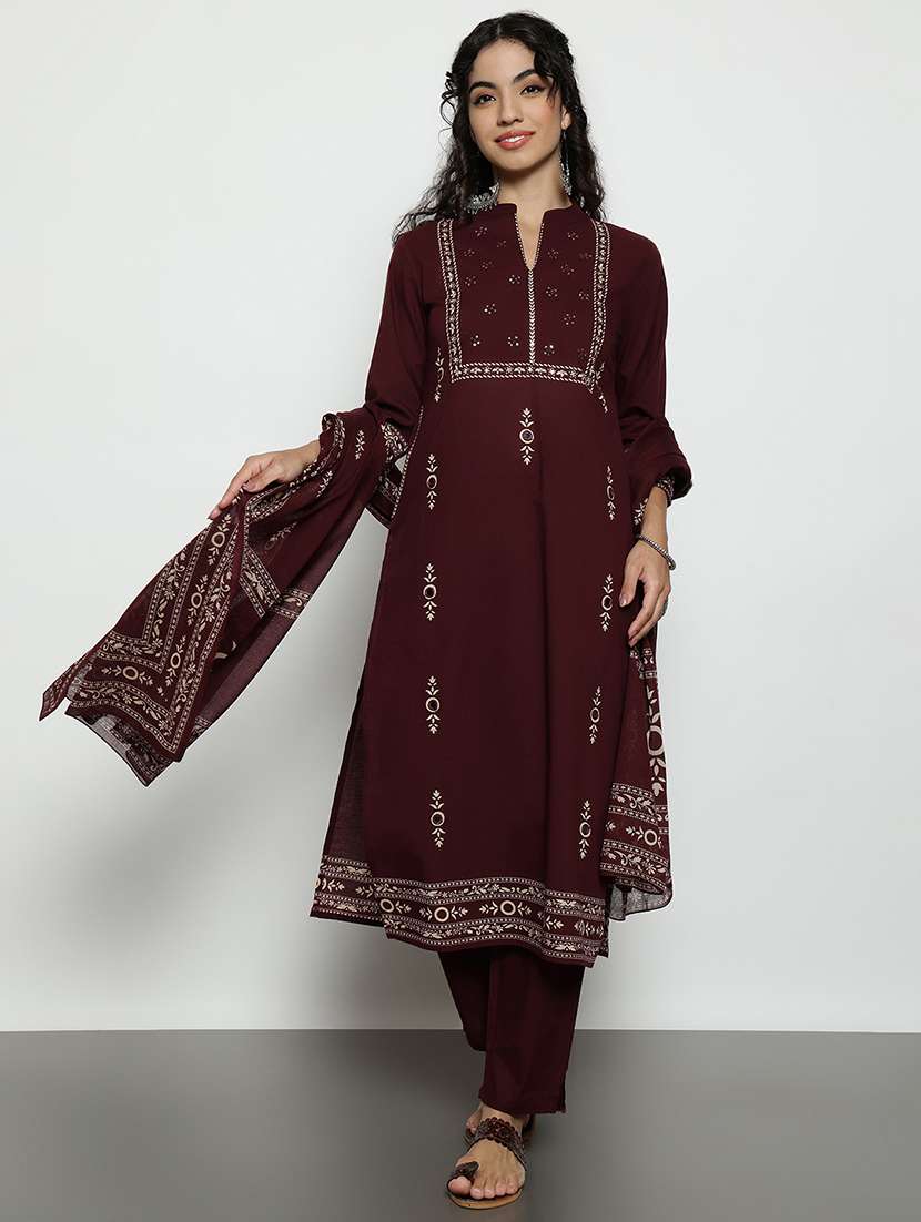 women printed three quarter sleeves kurta and pant set with dupatta - 22540243 -  Standard Image - 2