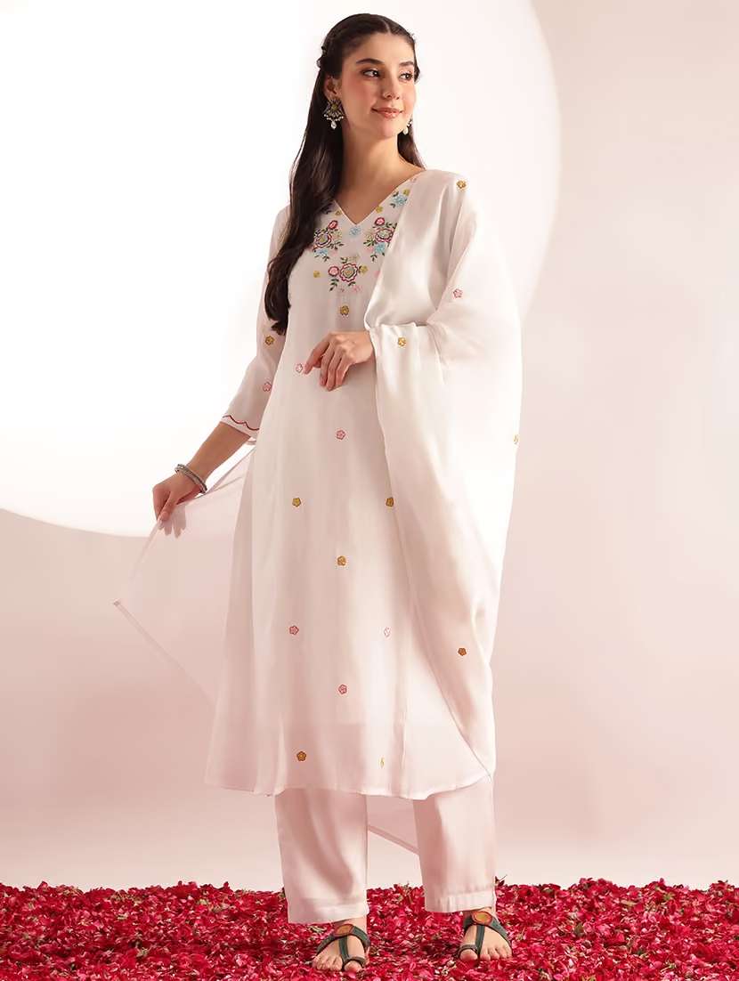 women embroidered three quarter sleeves kurta pant set with dupatta