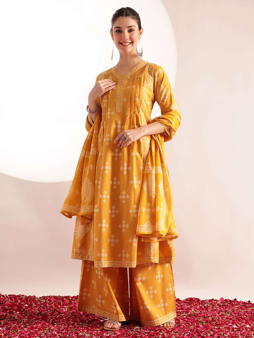 women printed three quarter sleeves kurta palazzo set with dupatta - 22540276 -  Standard Image - 2