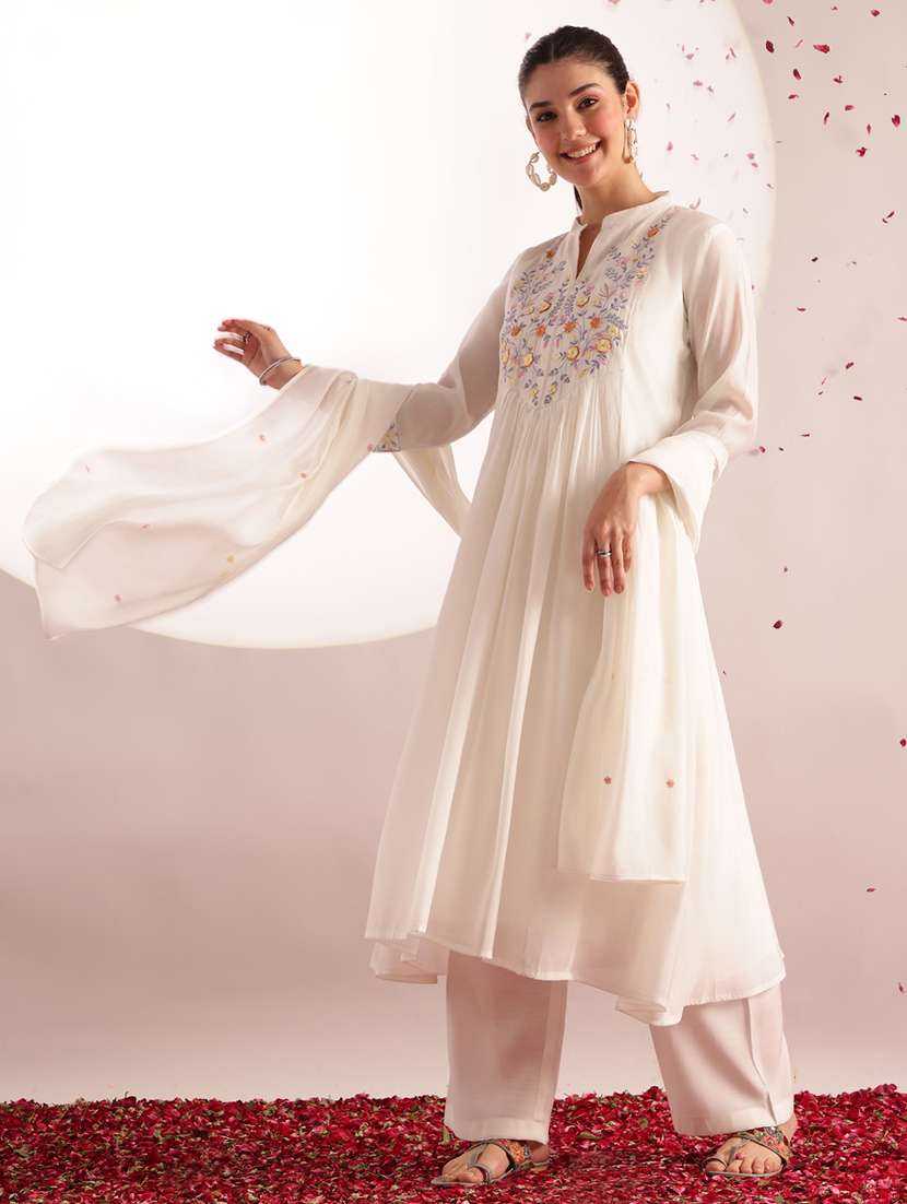 women embroidered three quarter sleeves kurta palazzo set with dupatta - 22540277 -  Standard Image - 2