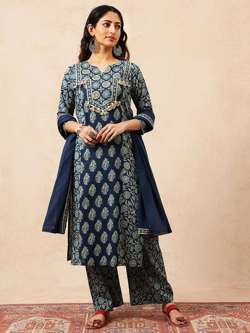 women printed three quarter sleeves kurta pant set with dupatta - 22540278 -  Standard Image - 2