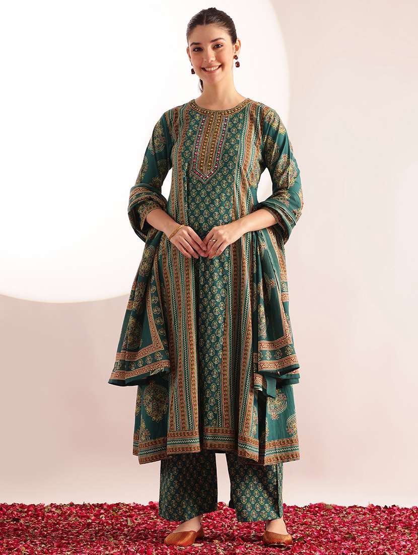 women printed three quarter sleeves kurta pant set with dupatta - 22540344 -  Standard Image - 2