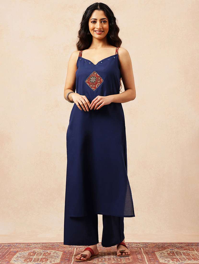 women embroidered shoulder strap kurta pant set 