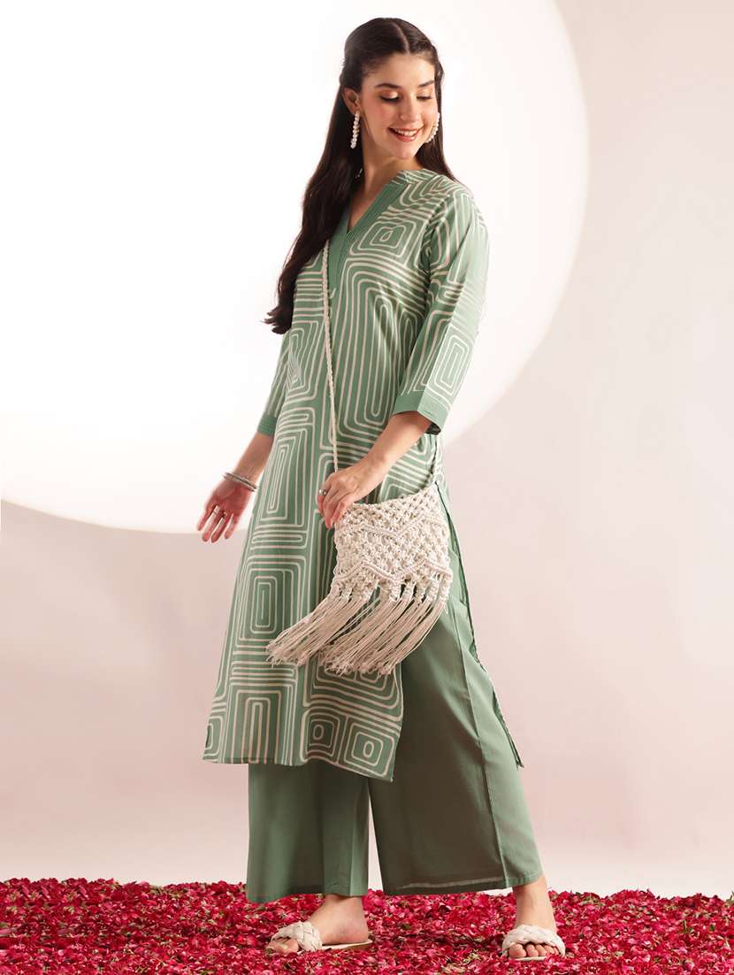 women printed three quarter sleeves kurta palazzo set