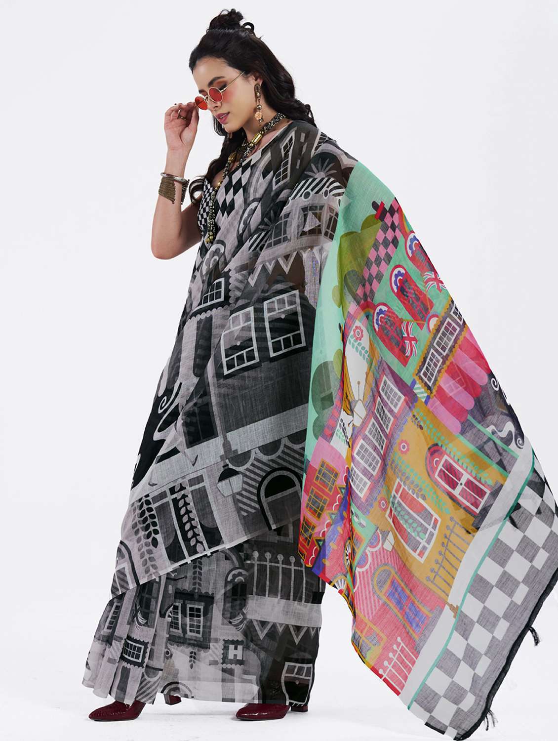 women printed casual wear saree with blouse - 22540924 -  Standard Image - 2