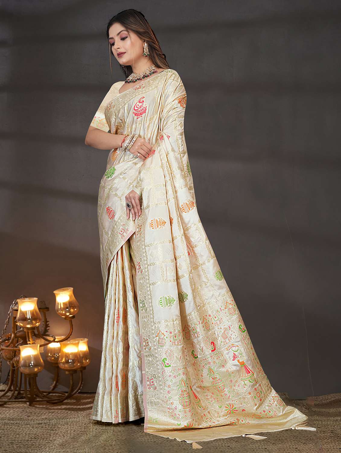 women self design banarasi saree with blouse - 22540940 -  Standard Image - 2