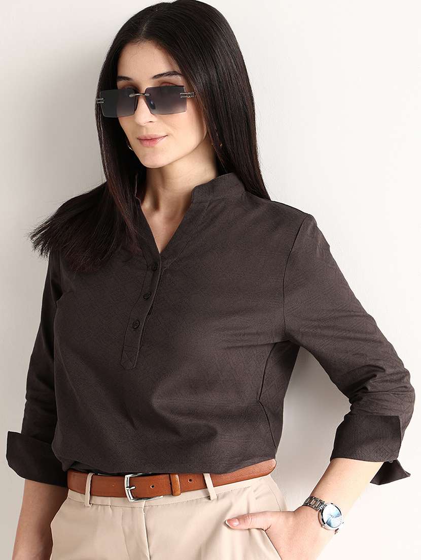women self design mandarin neck regular top