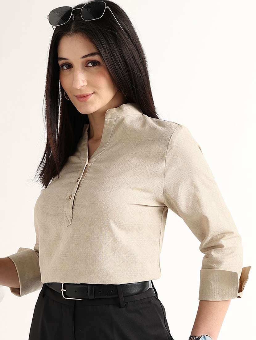 women self design mandarin neck regular top