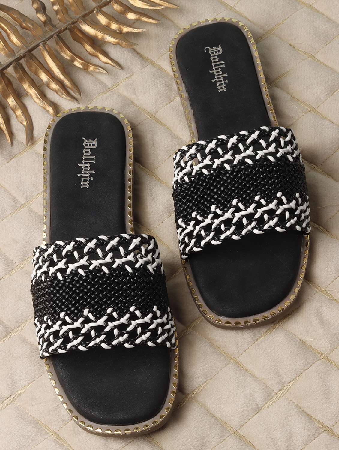 women textured slip on flat