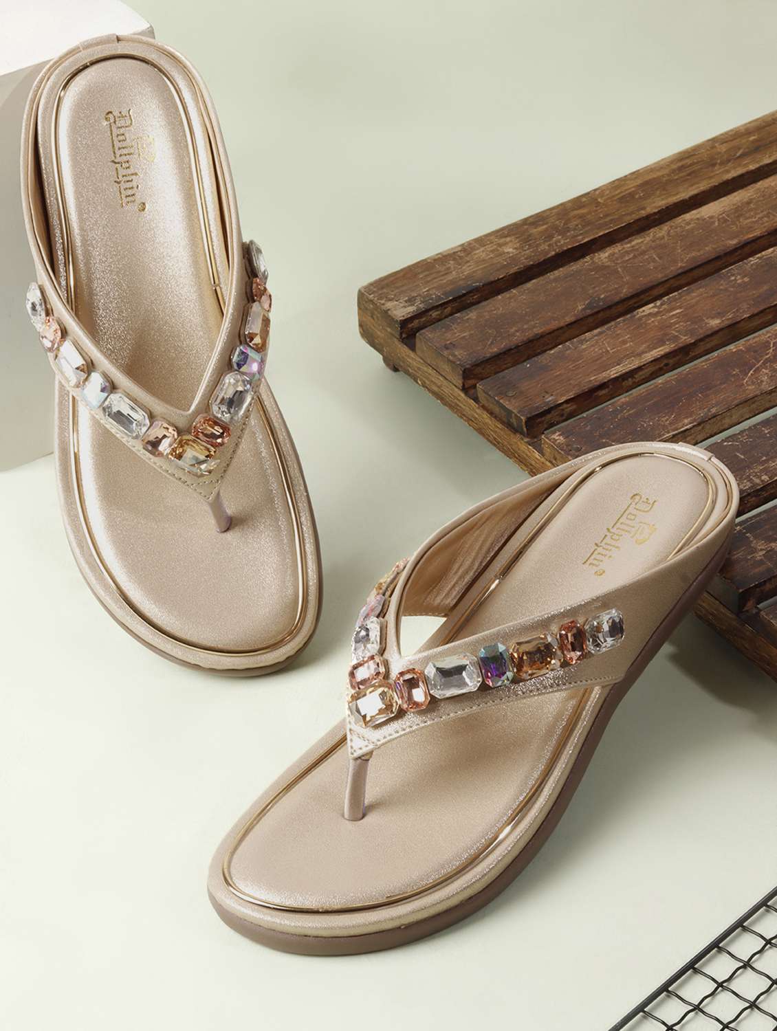 women embellished toe separator flat