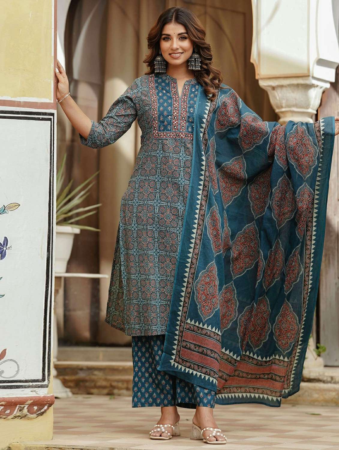 women printed three quarter sleeve kurta palazzo with dupatta set - 22541994 -  Standard Image - 2