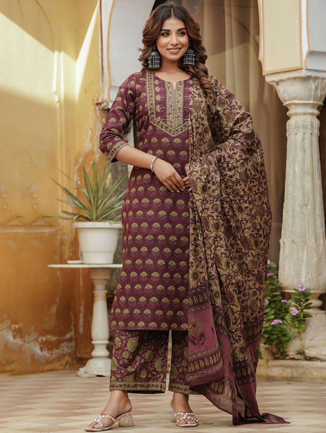 women printed three quarter sleeve kurta palazzo with dupatta set