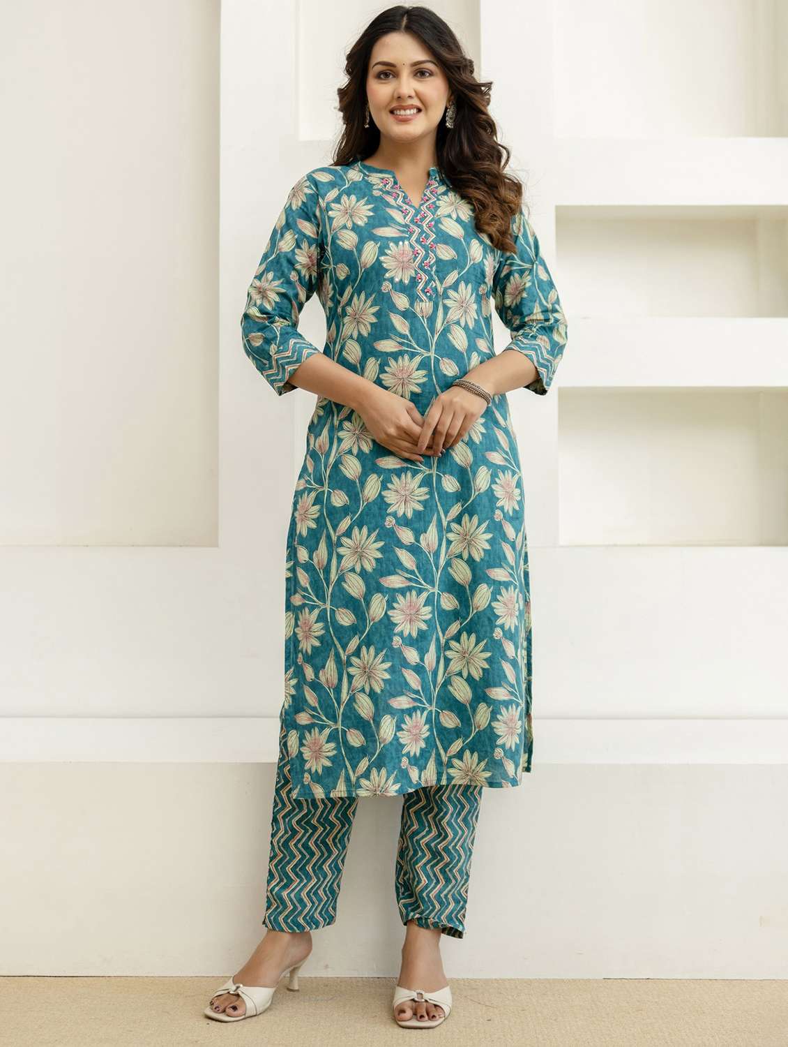 women printed three quarter sleeve kurta pant with dupatta set - 22542003 -  Standard Image - 2