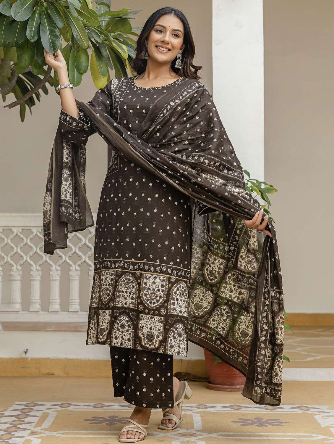 women printed three quarter sleeve kurta palazzo with dupatta set - 22542020 -  Standard Image - 2