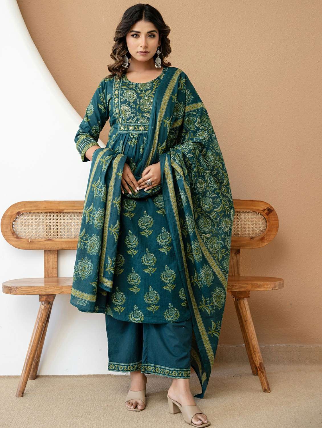women printed three quarter sleeve kurta palazzo with dupatta set - 22542029 -  Standard Image - 2