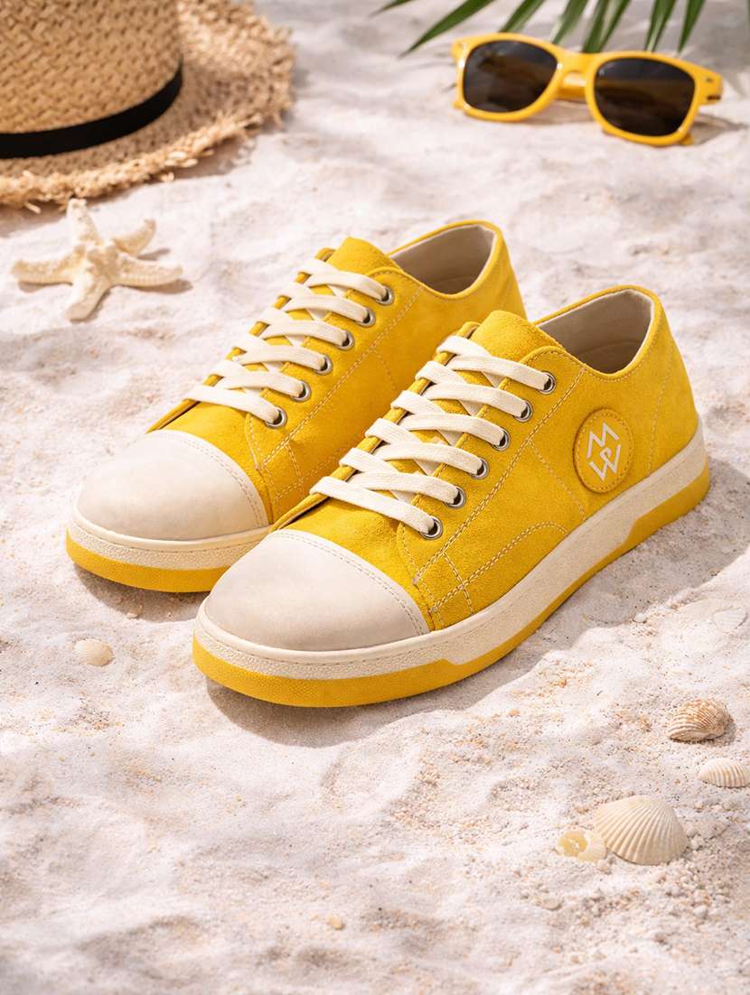 men solid lace up sneakers
