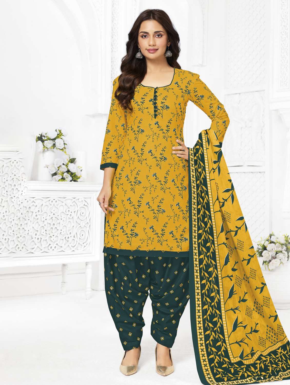 Women Printed Three Quarter Sleeve Kurta Patiala With Dupatta Set - 22542125 -  Standard Image - 2