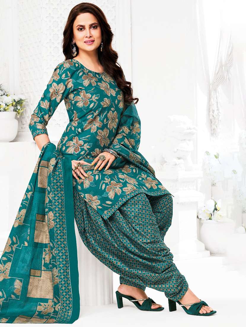 women printed three quarter sleeve kurta patiala with dupatta set