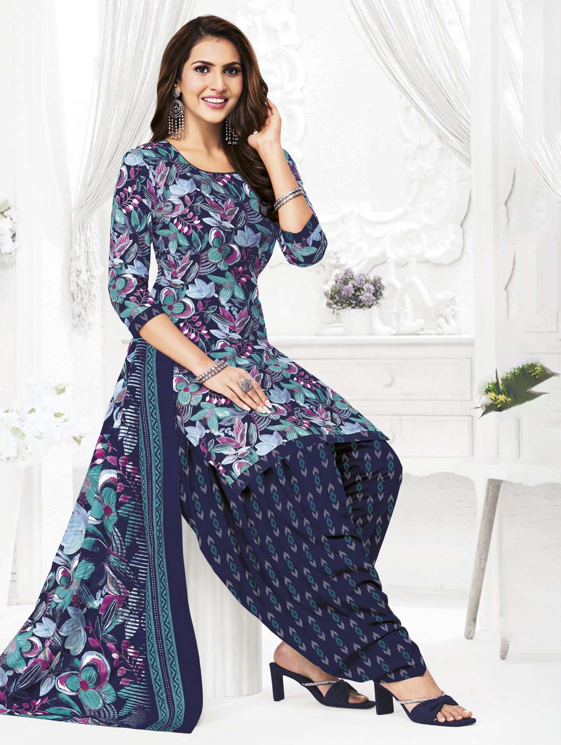 women printed three quarter sleeve kurta patiala with dupatta set