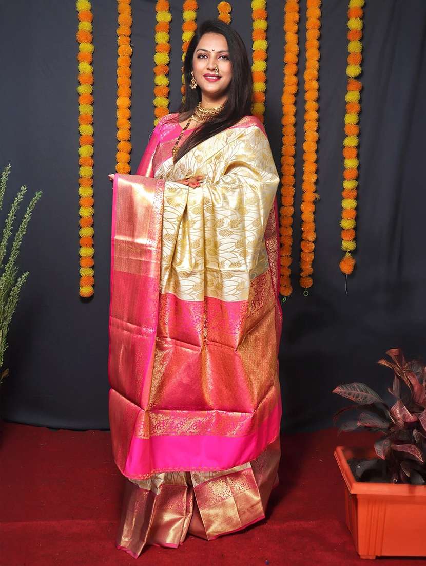 Women Self Design Banarasi Saree With Blouse - 22542157 -  Standard Image - 2