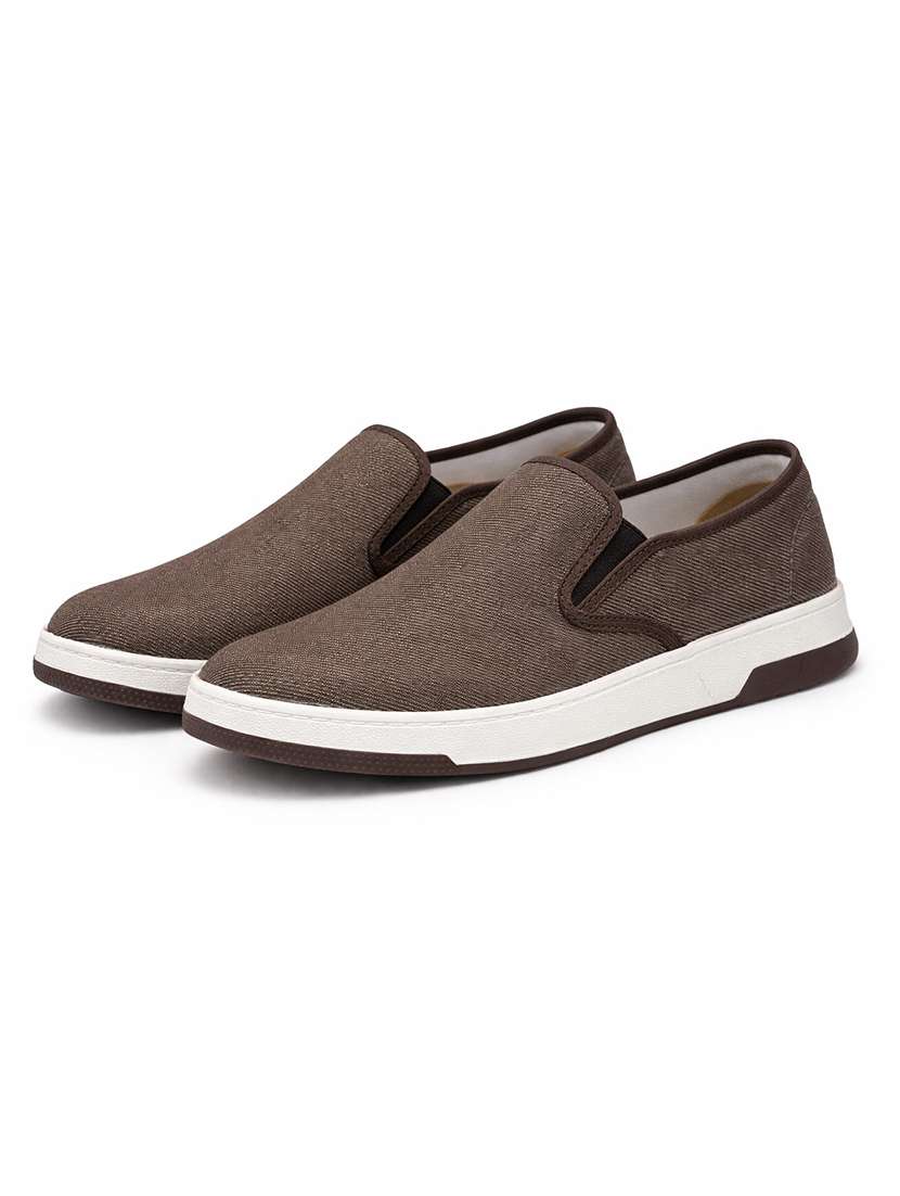 men solid slip on casual shoes