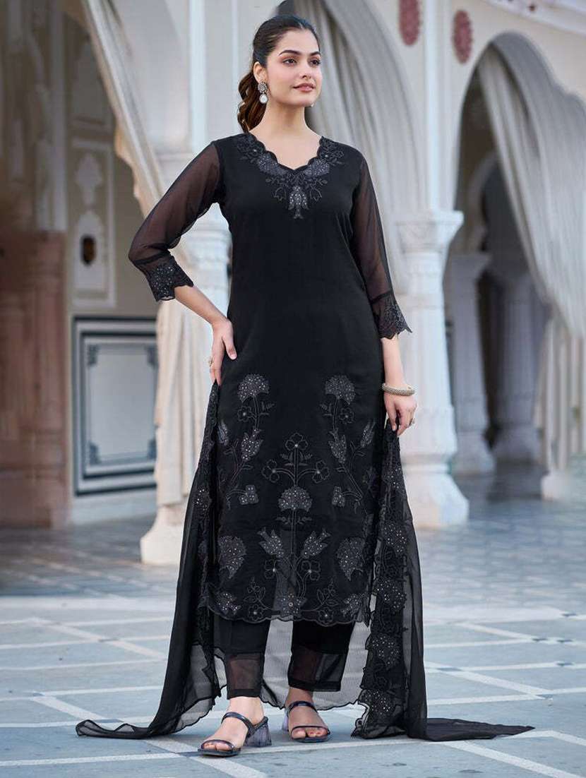women embroidered three quarter sleeves kurta pant set with dupatta - 22543461 -  Standard Image - 2