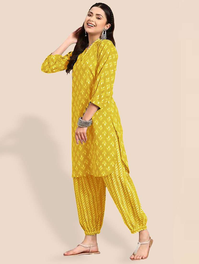 Women Printed Three Quarter Sleeves Kurta Salwar Set - 22543585 -  Standard Image - 2