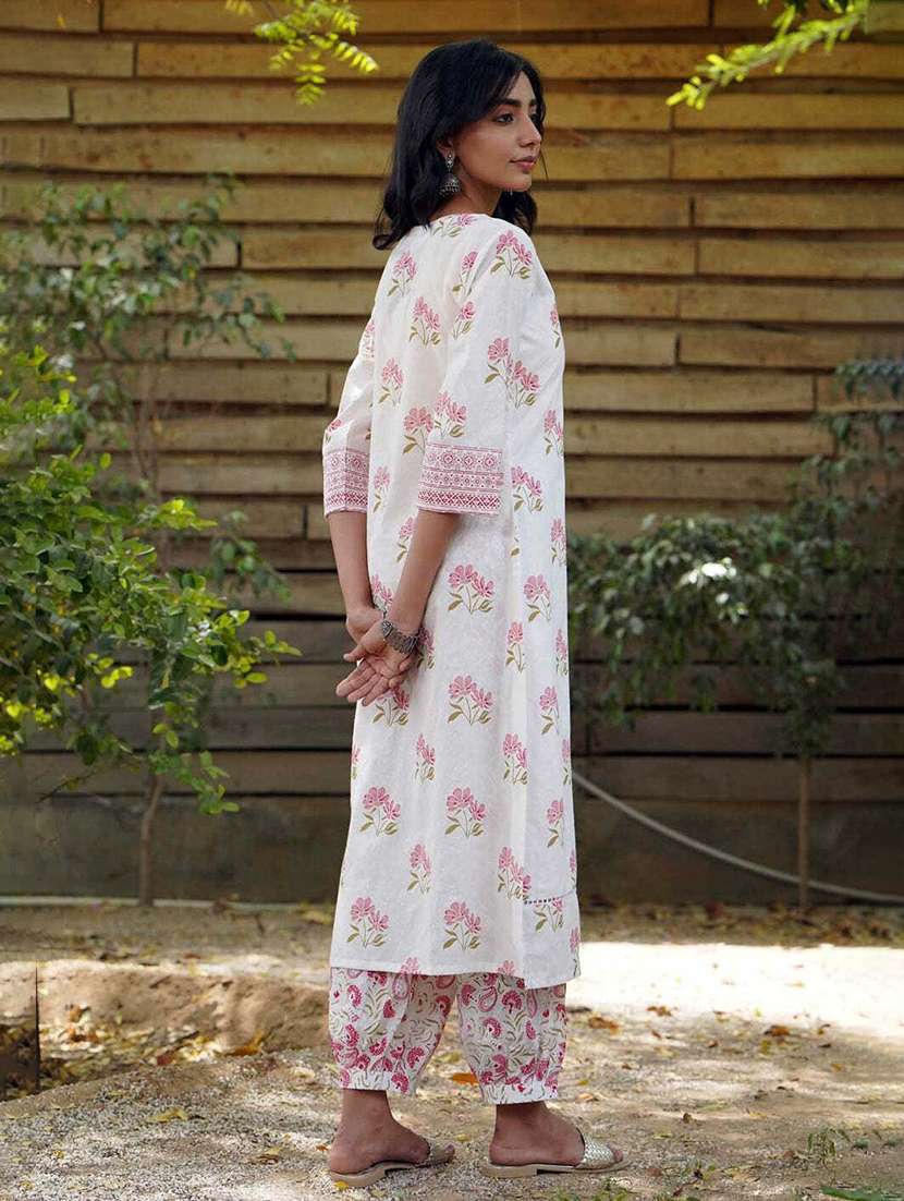 Women Printed Three Quarter Sleeves Kurta Salwar Set - 22543588 -  Standard Image - 2
