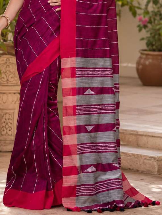 women self design handloom saree with blouse - 22543926 -  Standard Image - 2