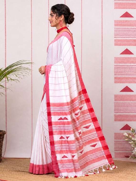 women self design handloom saree with blouse - 22543927 -  Standard Image - 2