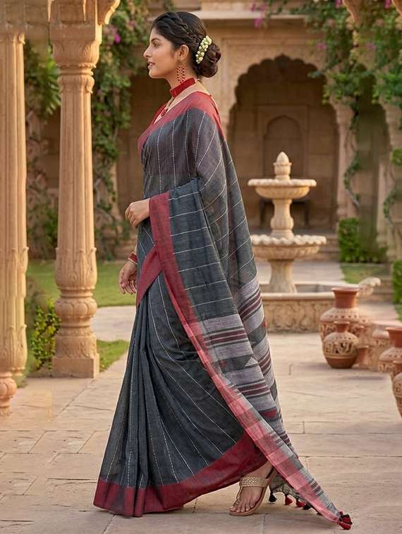 women self design handloom saree with blouse - 22543931 -  Standard Image - 2