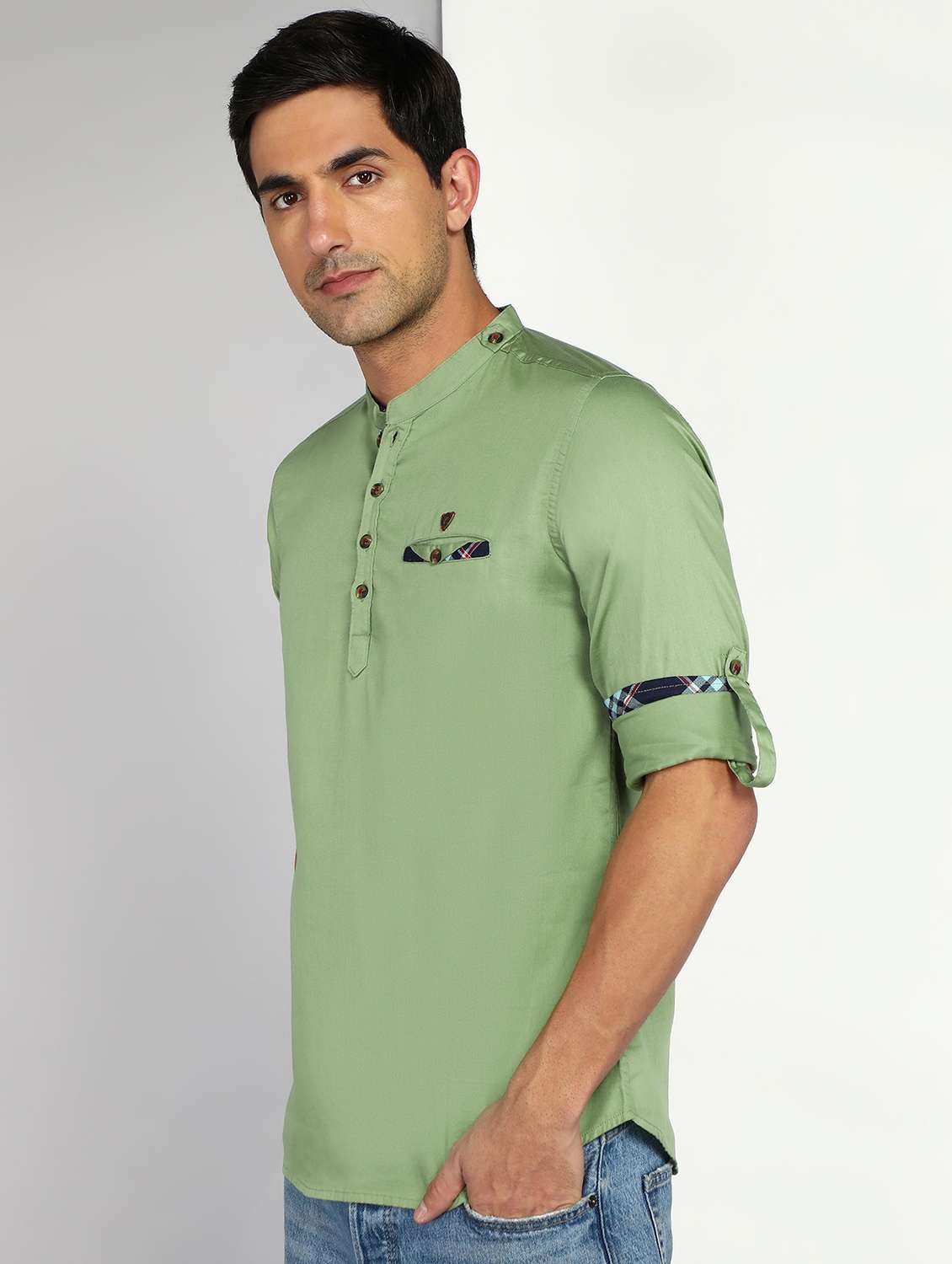 Men Solid Mandarin Neck Short Kurta - 22543966 -  Standard Image - 2